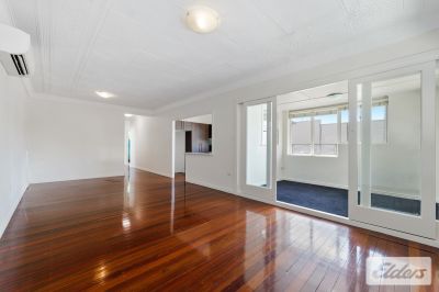 1ST FLOOR CHARACTER OFFICE/CONSULTING SPACE!