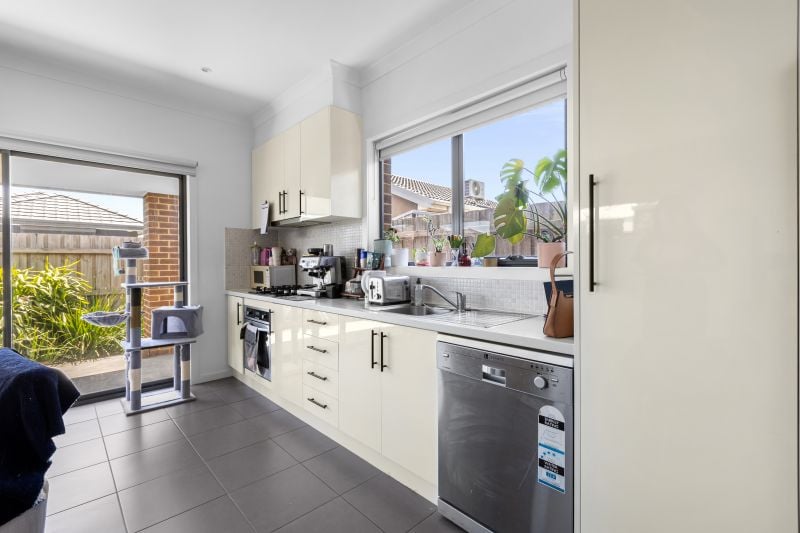 6/4 Cherry Court, Lalor