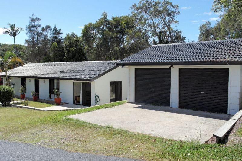 38 Fishermans Drive EMERALD BEACH NSW