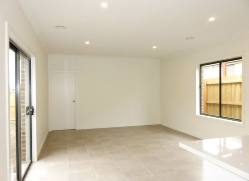 42 Eynesbury View, Wollert