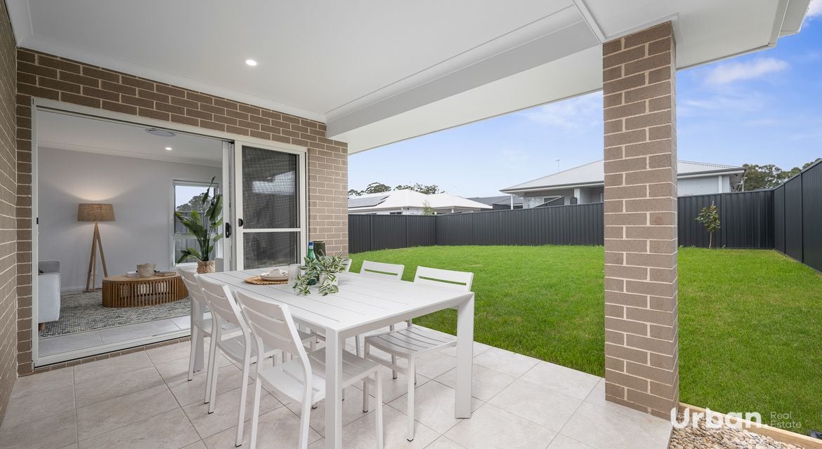 Lochinvar 21 Livistona Drive