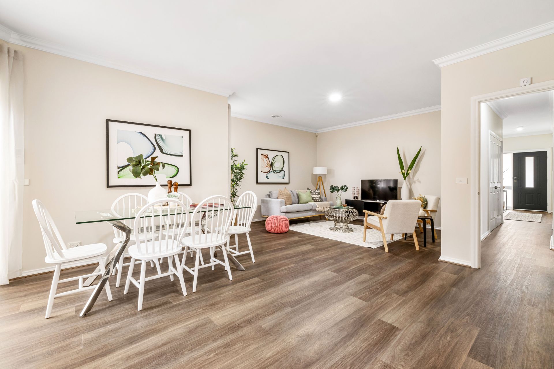 Stylish Living With Walk-To-Everything Ease