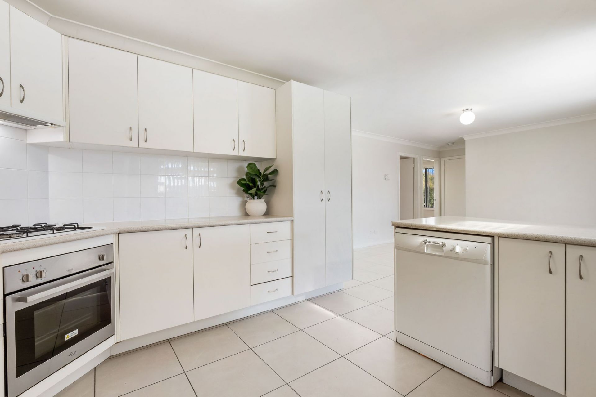 6 Maroney Close Orange NSW, Orange - Thumbnail 2
