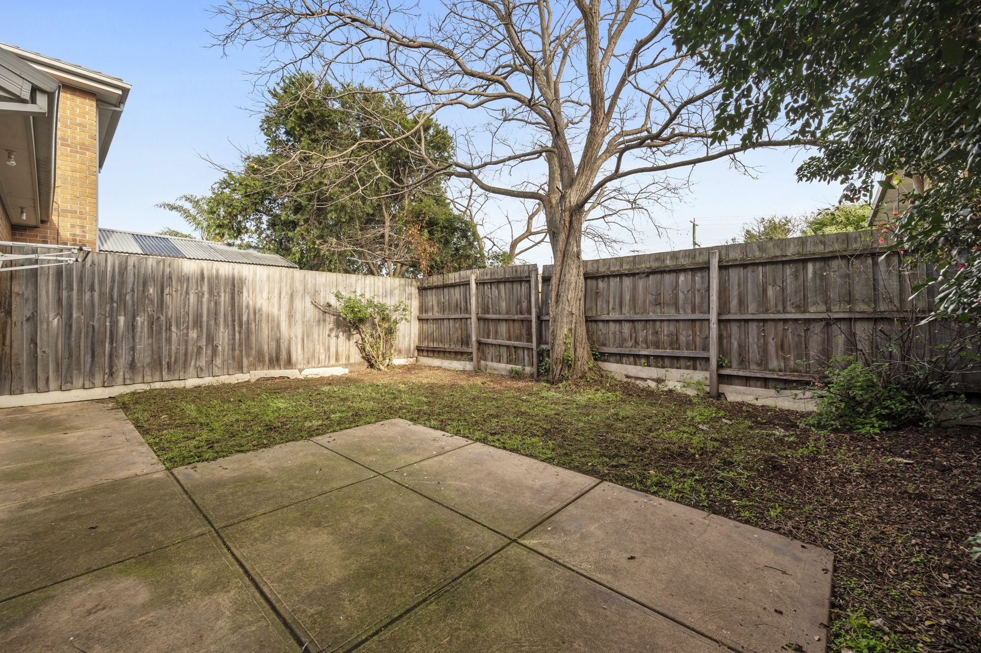 RENOVATED 3 BEDROOM TOWNHOUSE