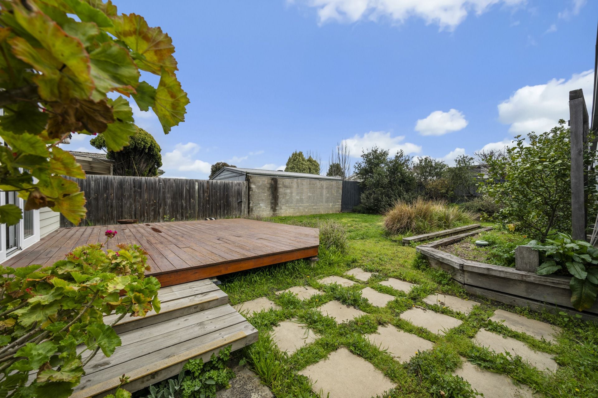 Spacious Family Home in Prime Greensborough Location