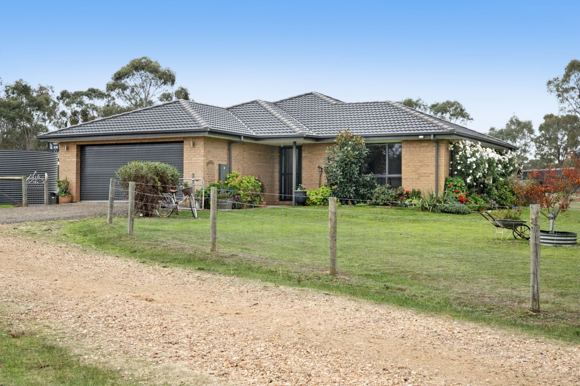 11 Lacy Street, Amherst - Thumbnail 2