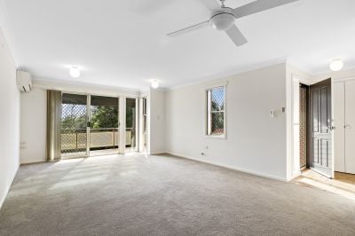Seaforth 5/2a Fromelles Avenue