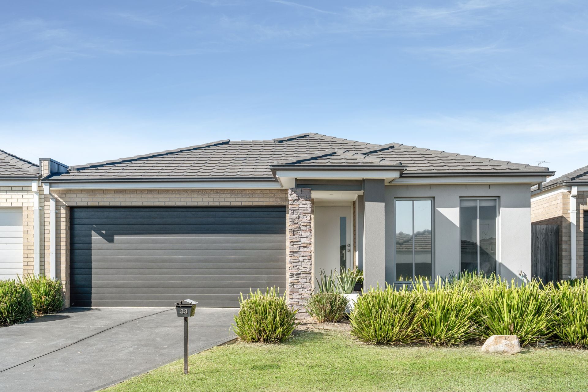 33 Woodright Circuit, Cranbourne VIC, Cranbourne - Thumbnail 2