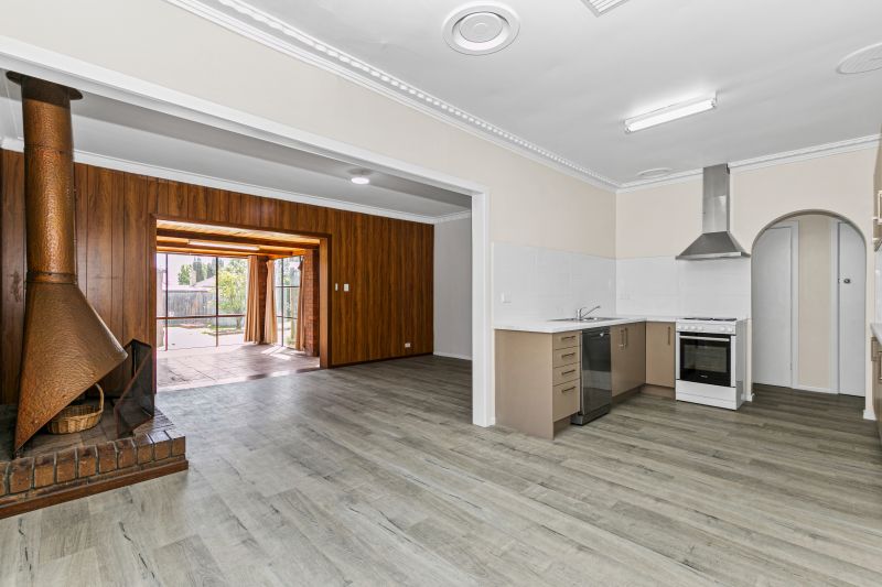 9 Larch Street, Thomastown