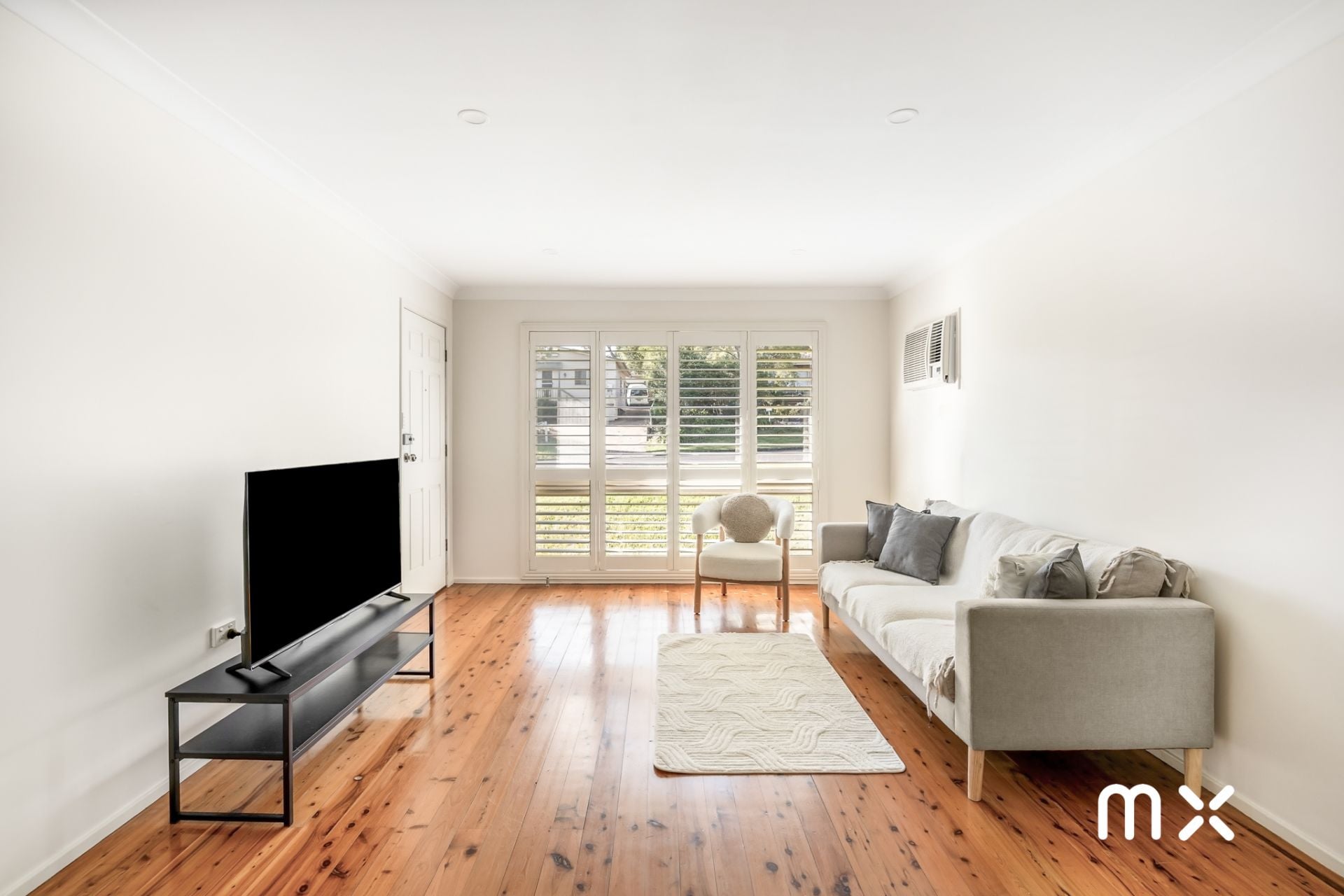 285 Farmborough Road, Farmborough Heights - Image 1