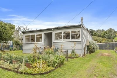 42 Lymington Road, Cygnet, Cygnet - Image 1