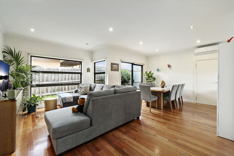 2/32 Summerhill Road, Reservoir