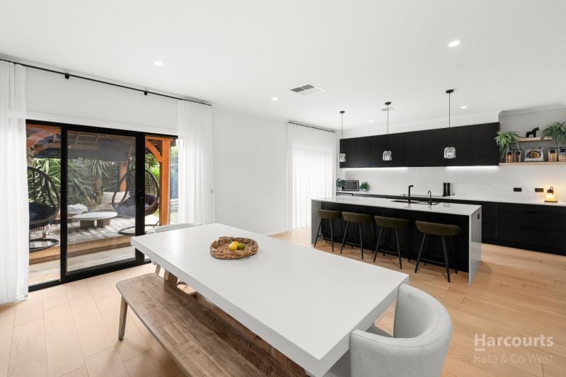 27 Great Barr Crescent, Caroline Springs