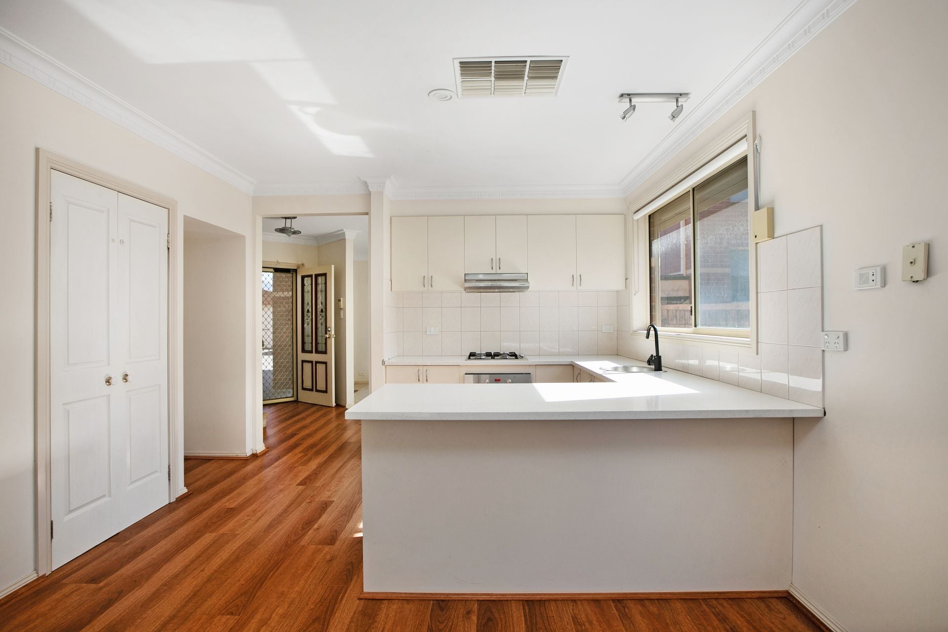 Stylish Terrace Living In A Convenient Location