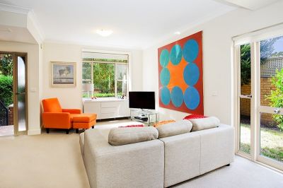 Bright 3 Bedroom Townhouse In The Heart Of Neutral Bay