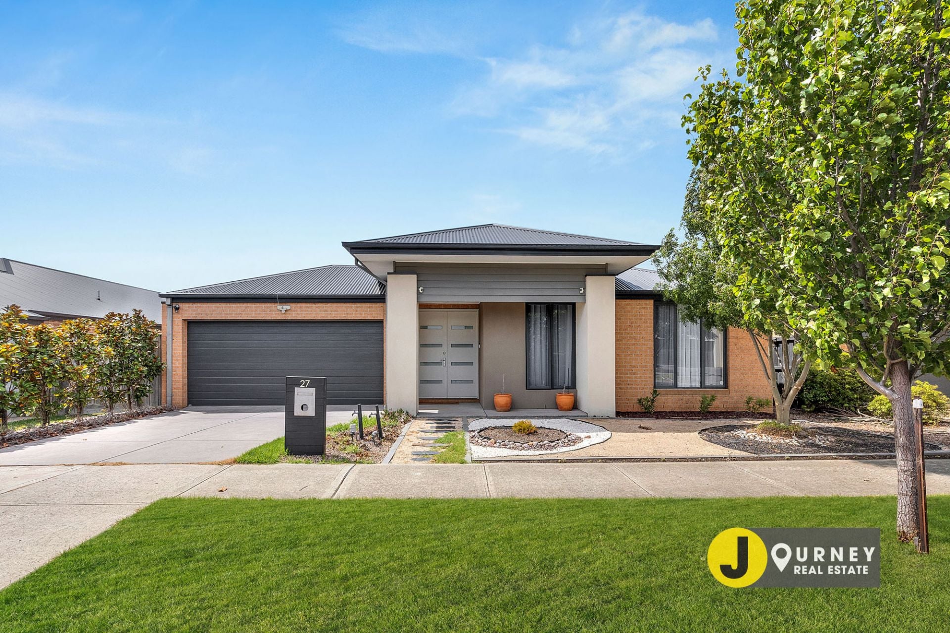 27 Brookhouse Street, Clyde North VIC, Clyde North - Thumbnail 2