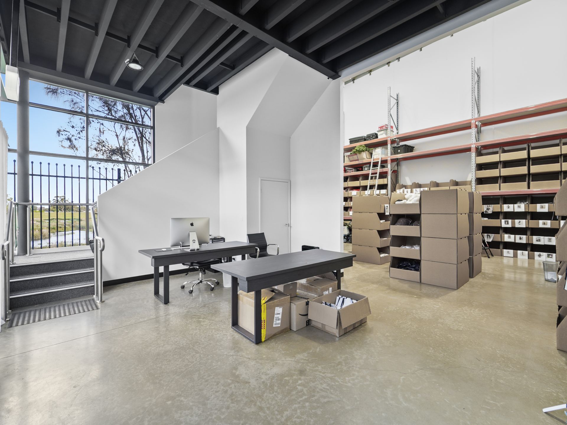 PREMIUM OFFICE / WAREHOUSE