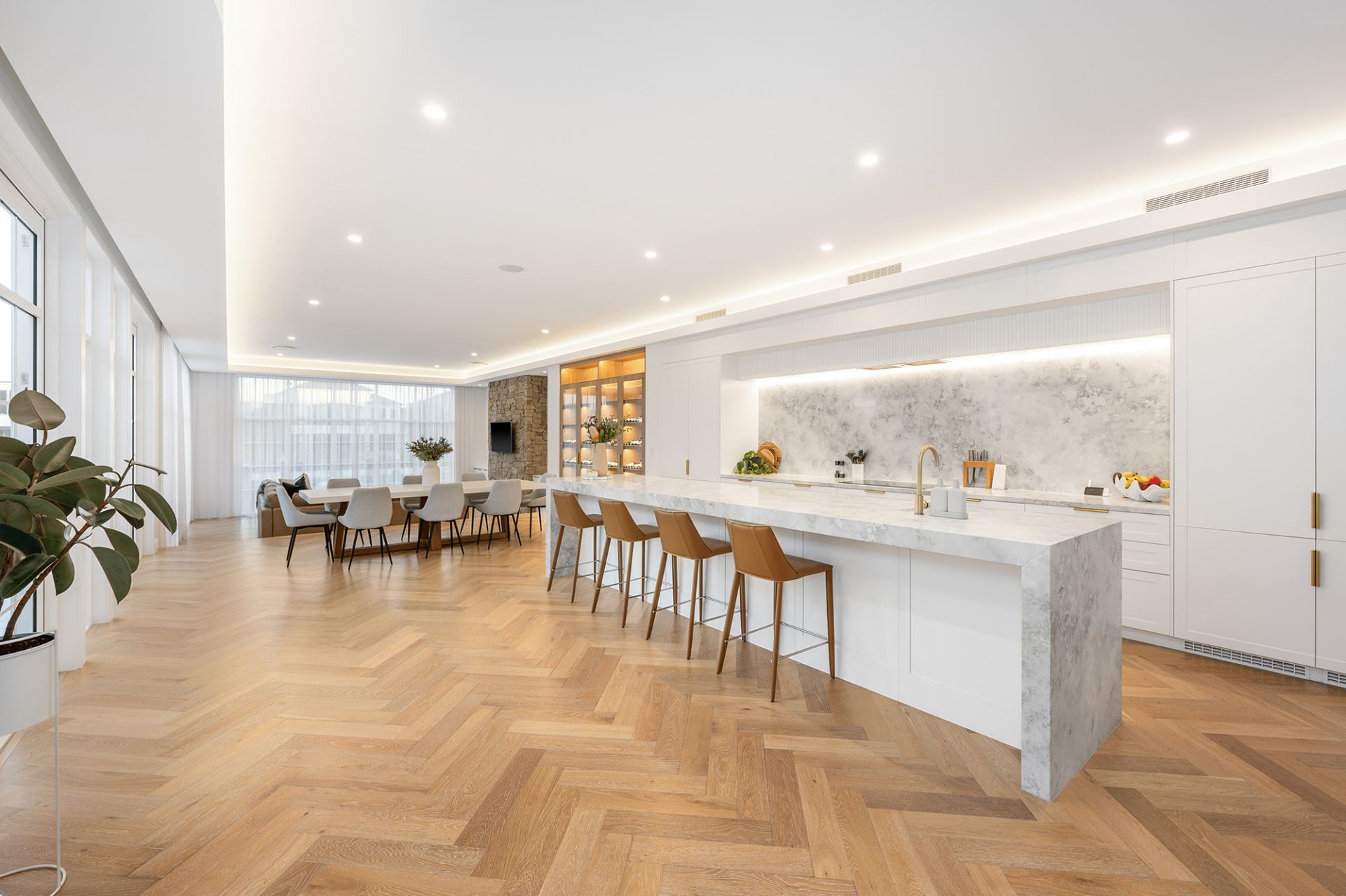 18 Knightsbridge Parade West, Sovereign Islands - Thumbnail 3