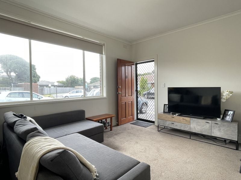 8/25 Newton Crescent, Lalor