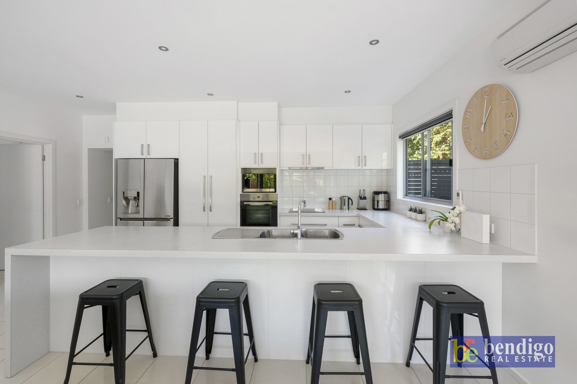 92 Hargreaves Street Bendigo VIC, Bendigo - Thumbnail 3