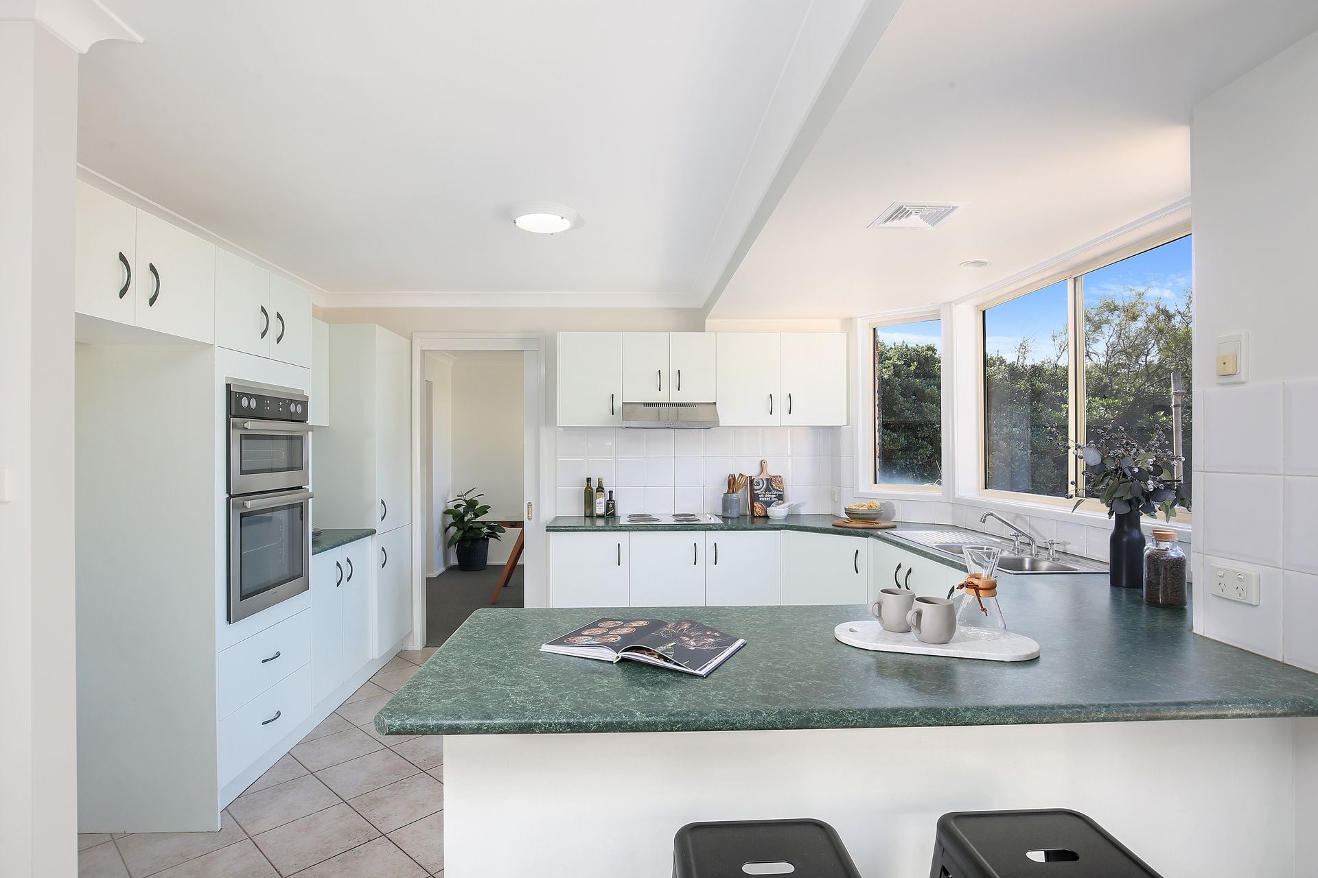 19 Highcroft Boulevard, Horsley - Thumbnail 3
