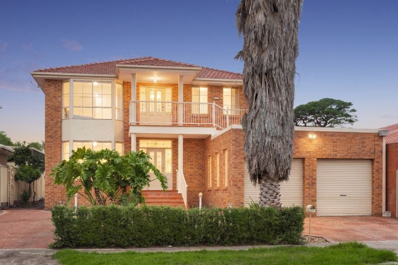 27 Woolnough Drive, Mill Park