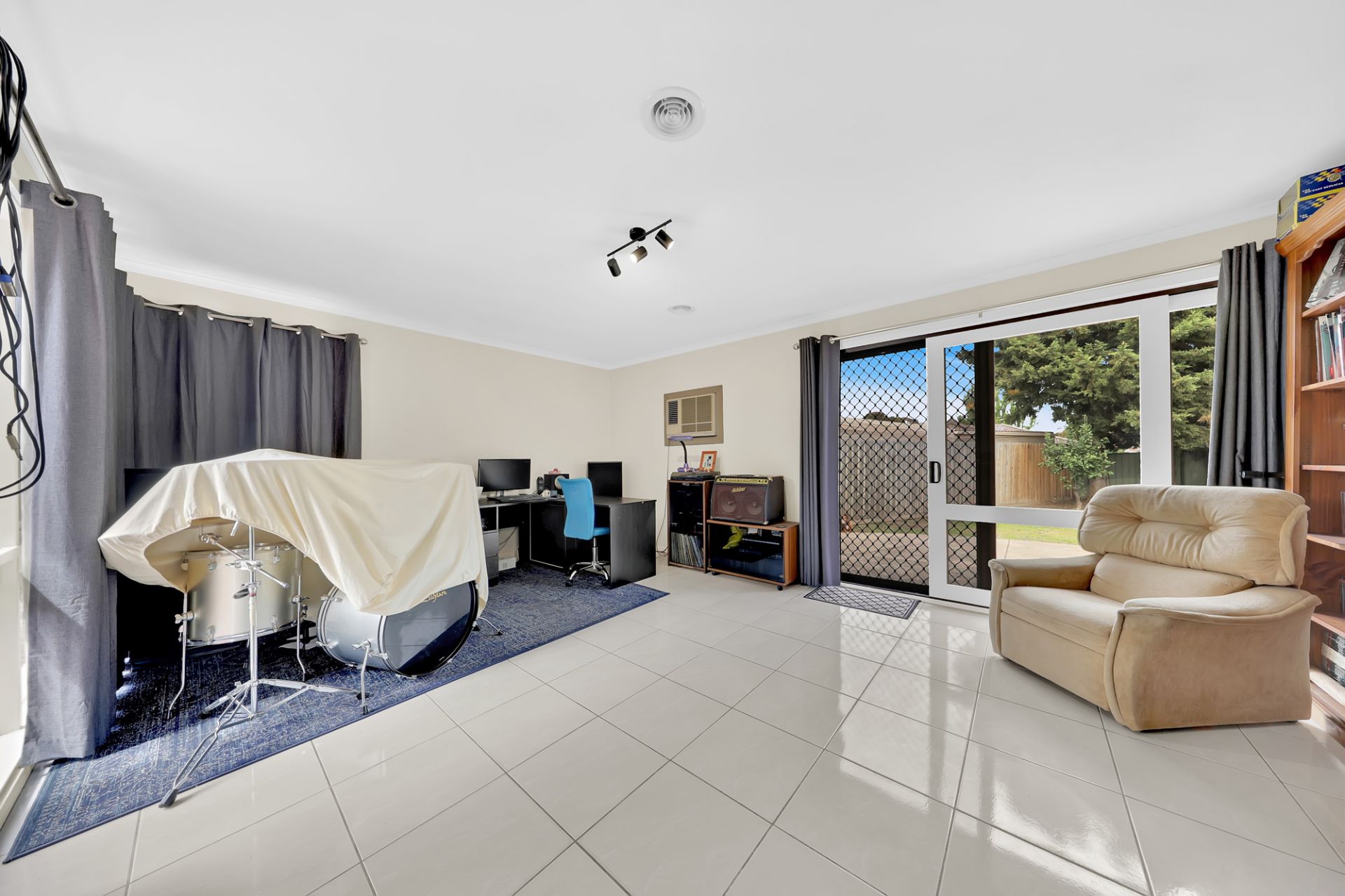 Big, Bright & Spacious!