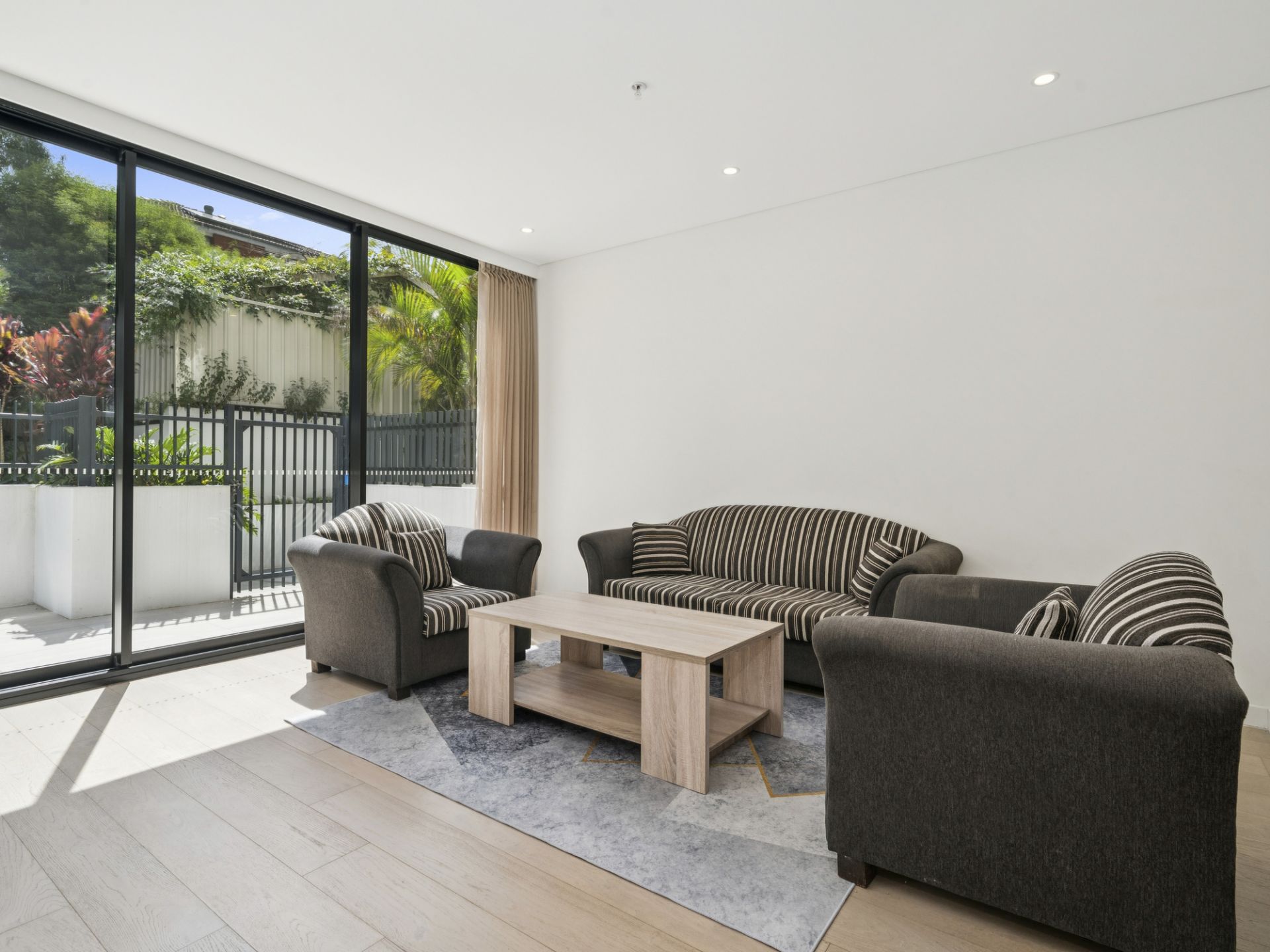 1/1C Gloucester Avenue, Burwood, Burwood - Thumbnail 5