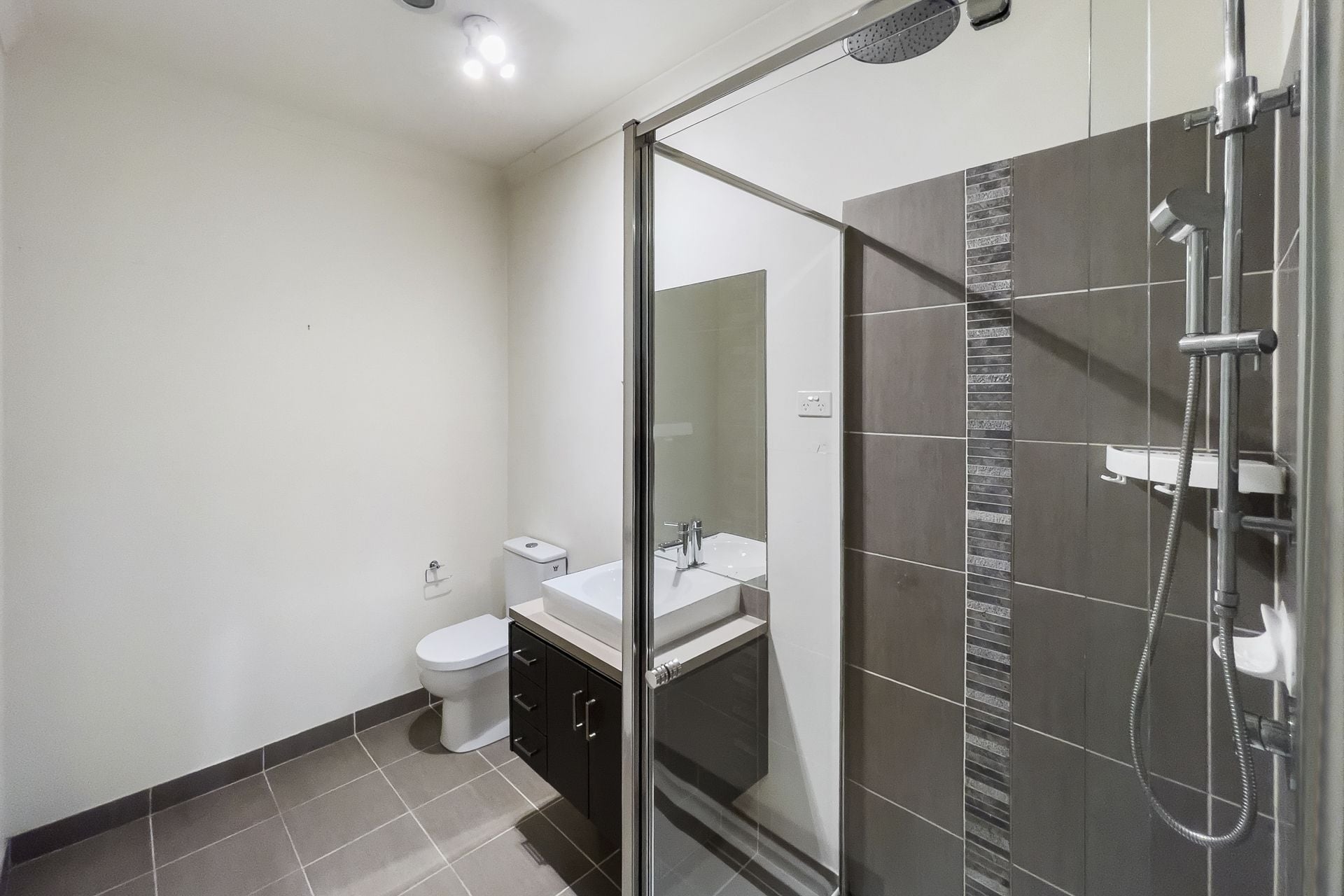 Modern Family Living with Double Car Accommodation