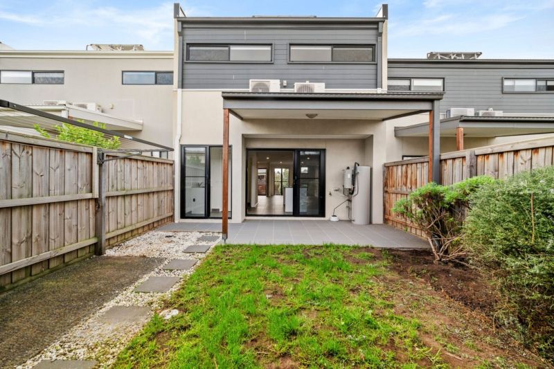 46 Oscar Circuit, Roxburgh Park