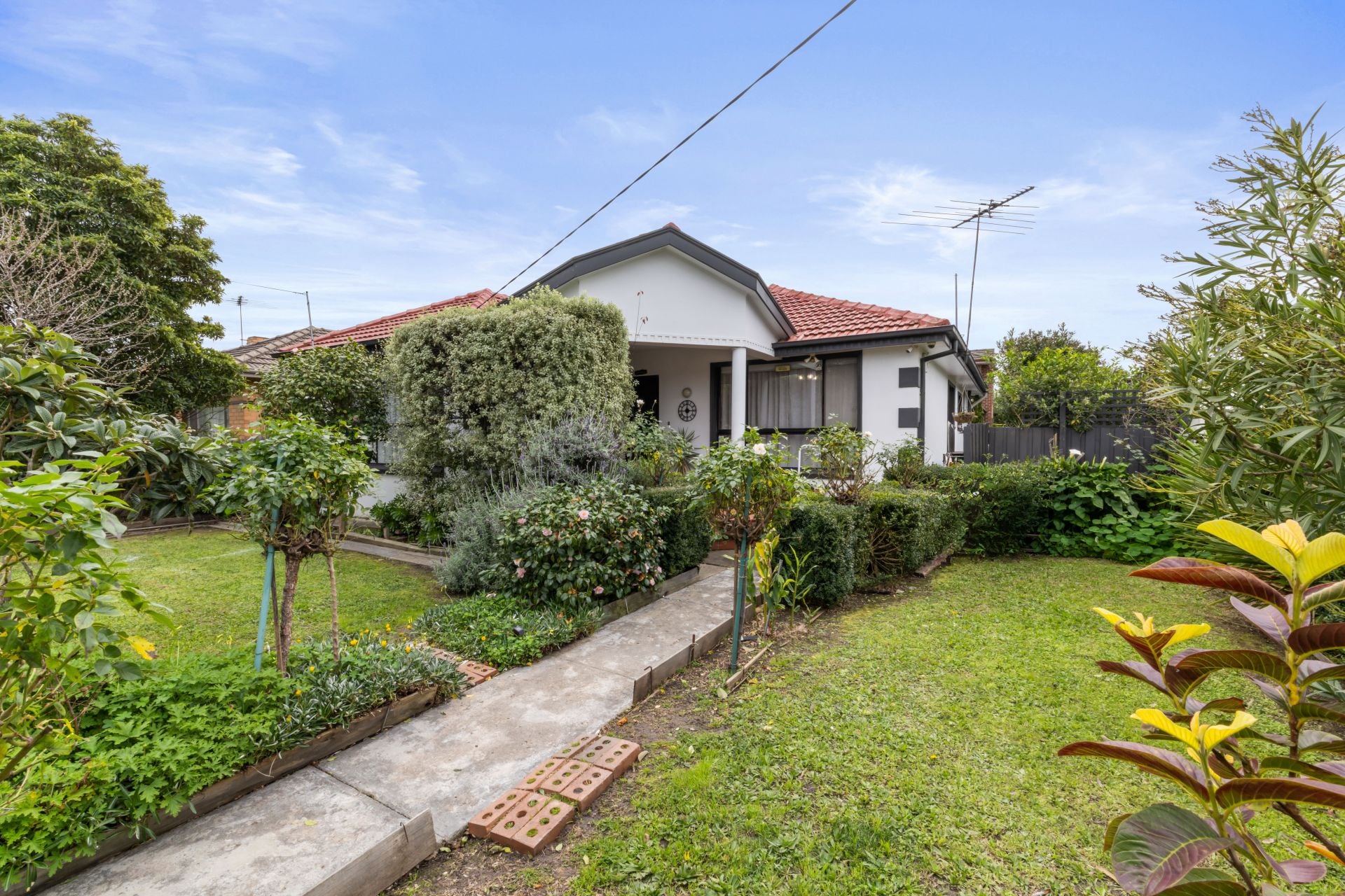 Family Comfort With Flexible Living Spaces