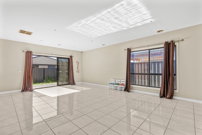 242 Newbury Boulevard, Craigieburn