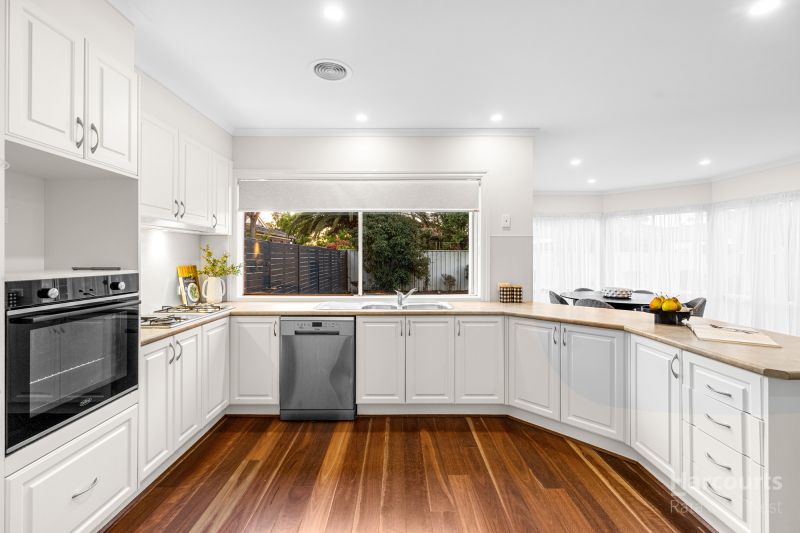 11 Macedon Close, Caroline Springs