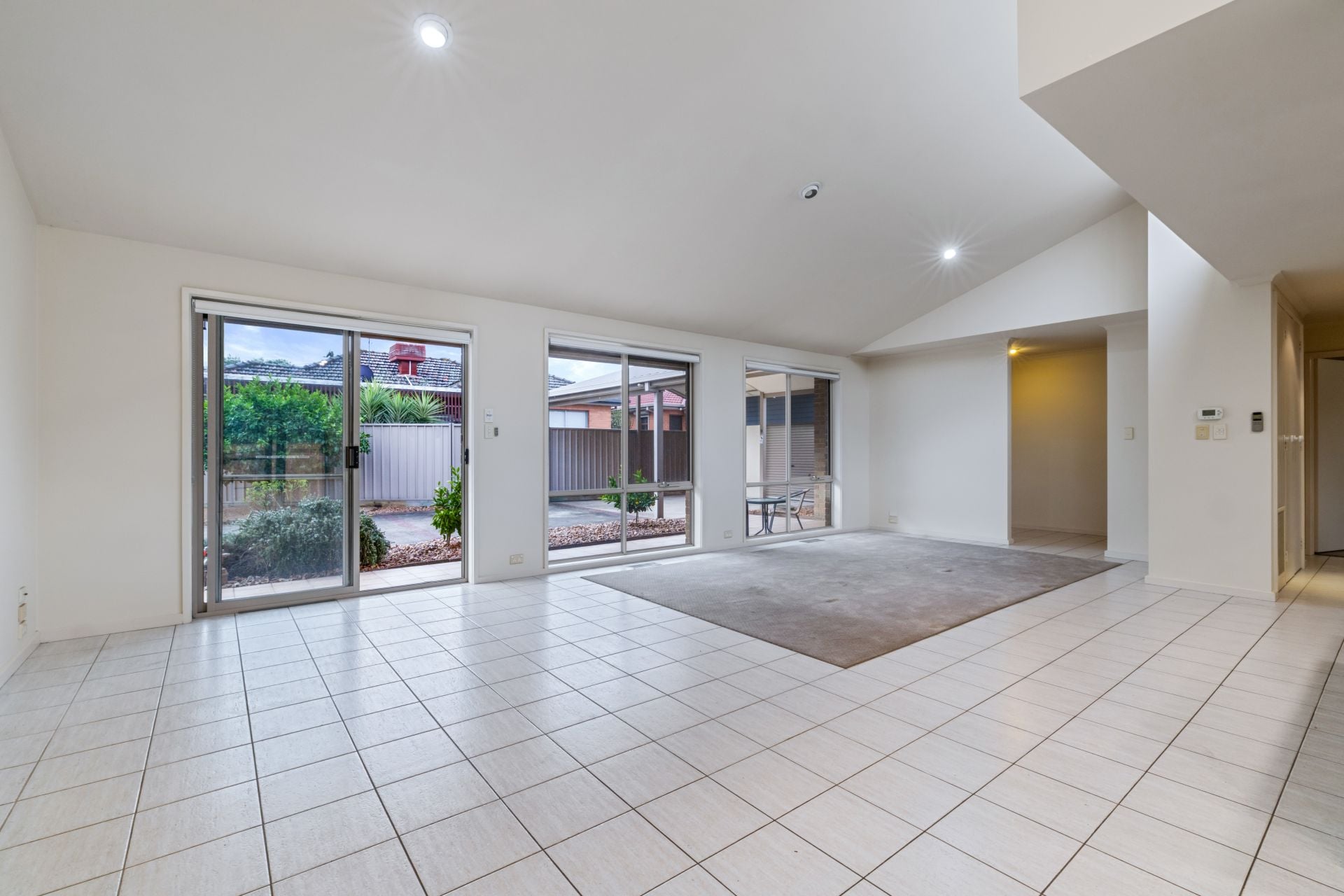 5A Ludeman Court, Reservoir, Reservoir - Thumbnail 6