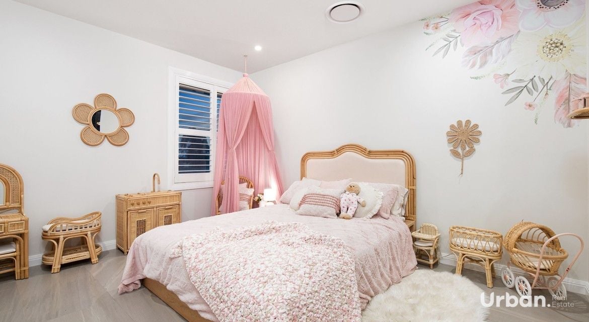 Colebee 65 Coronato Parade