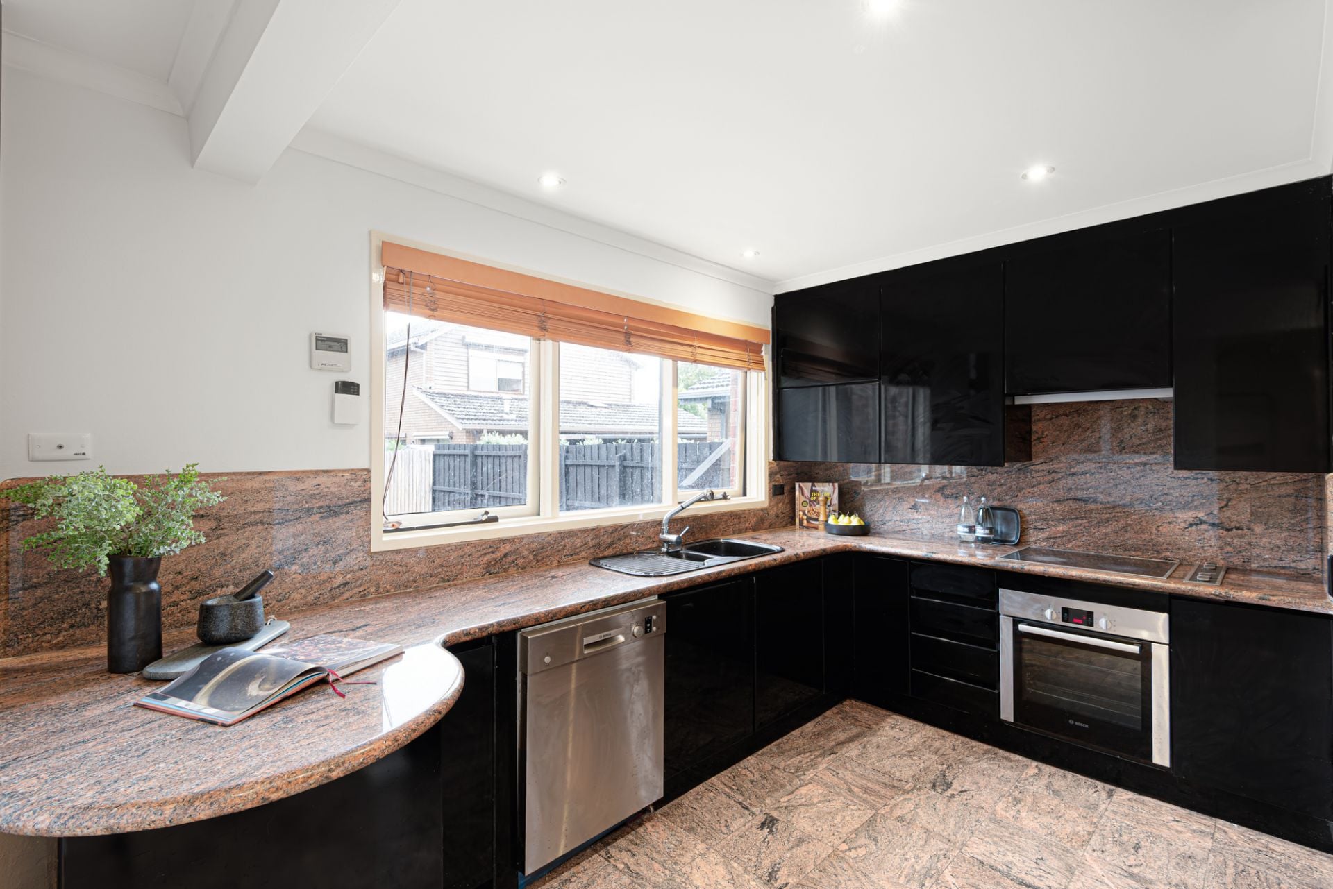 2/79 Narrawong Road, Caulfield South, Caulfield South - Thumbnail 5
