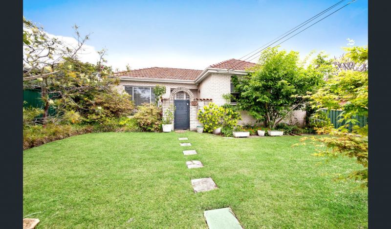 35 Chamberlain Avenue CARINGBAH 2229