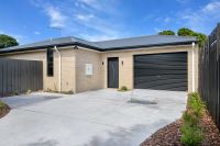 8 Longleaf Street, Frankston North VIC