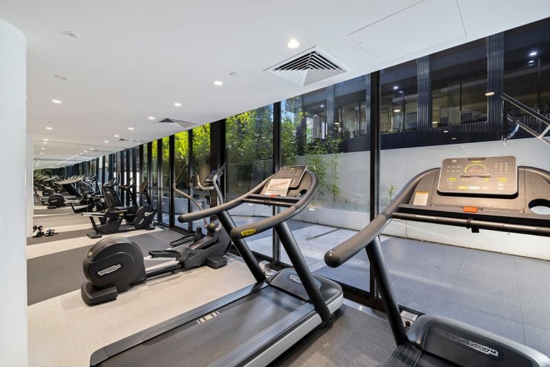 709/12 Queens Road, Melbourne