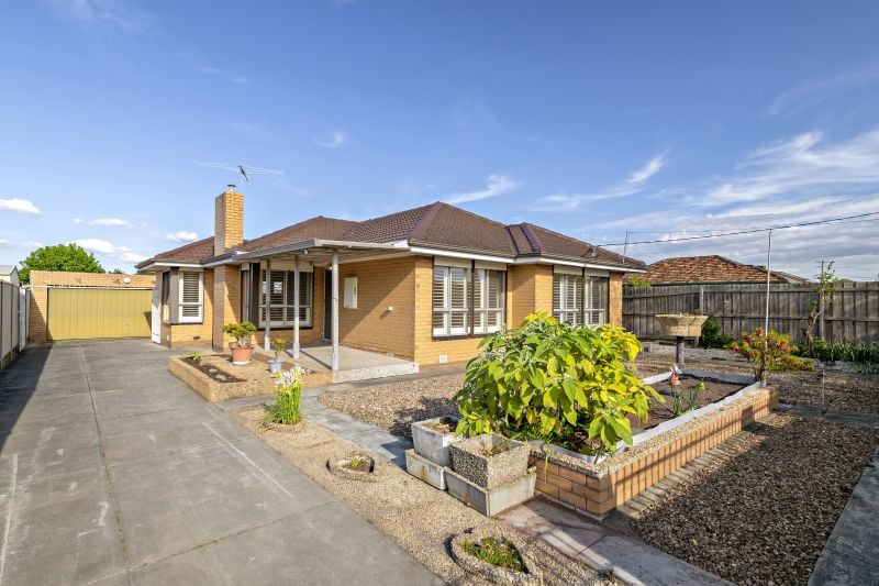 8 Stella Drive, Thomastown