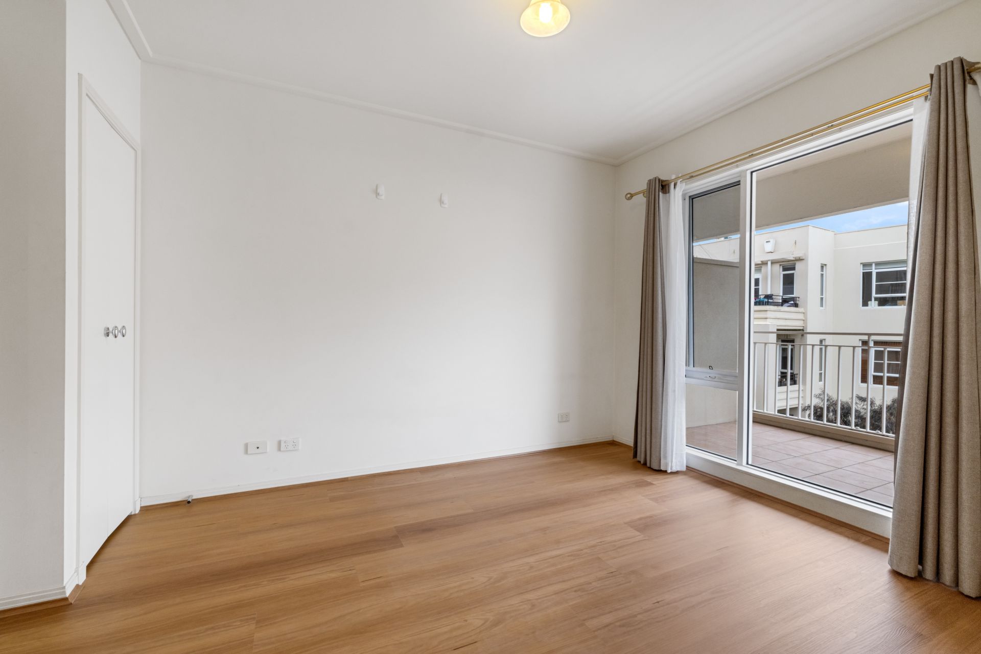 Stylish Bayside Living in The Park Development