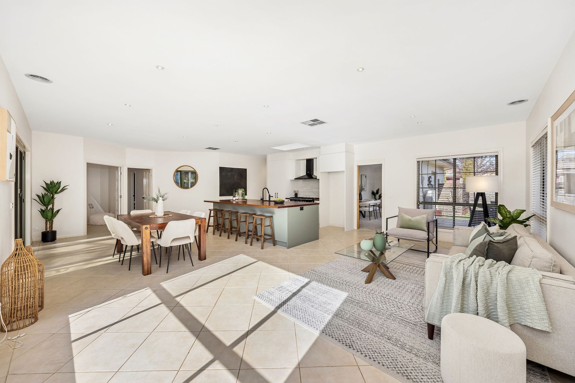 50 Katherine Avenue, Amaroo ACT, Amaroo - Thumbnail 2