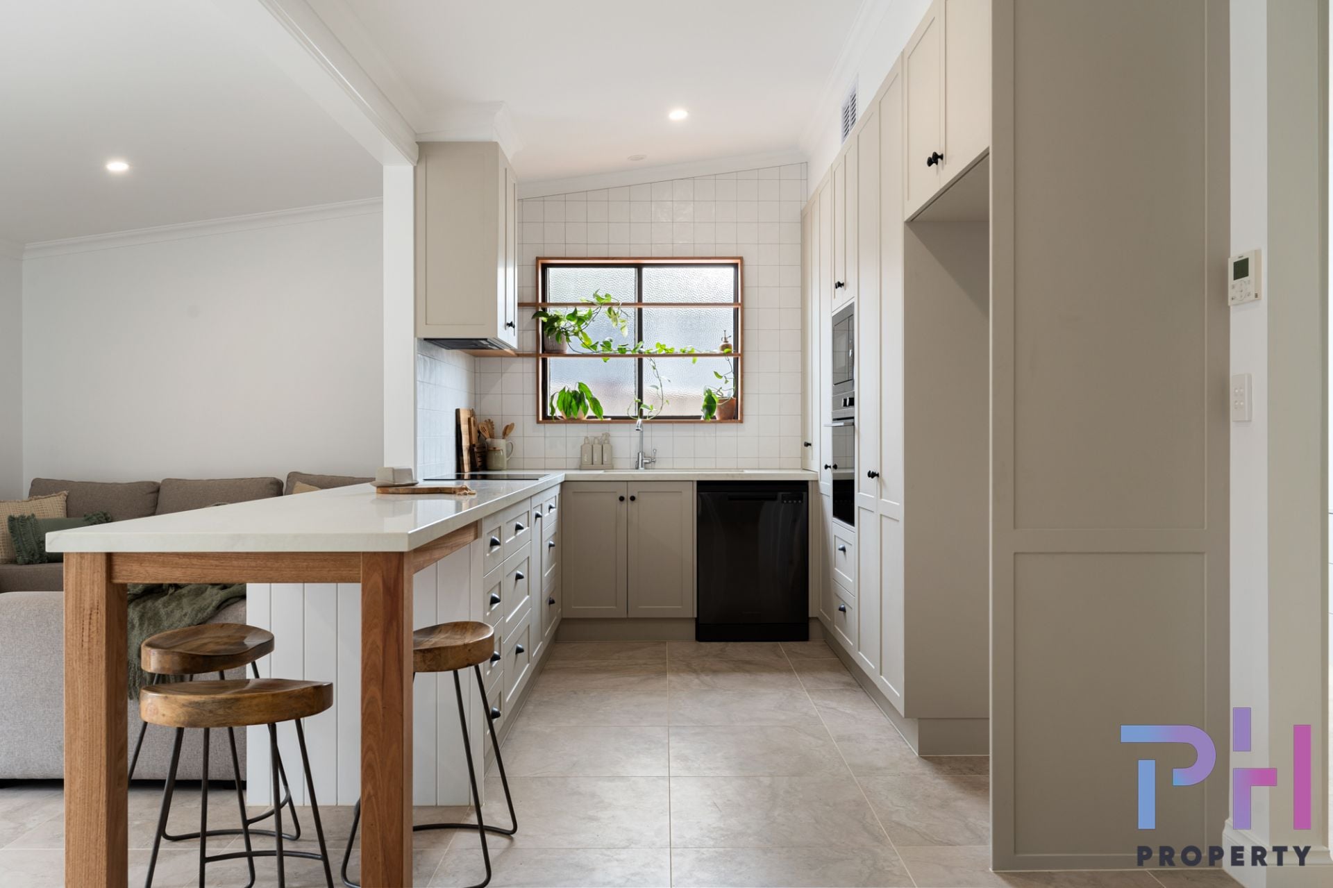 64 Russell Street QUARRY HILL VIC, Quarry Hill - Thumbnail 2
