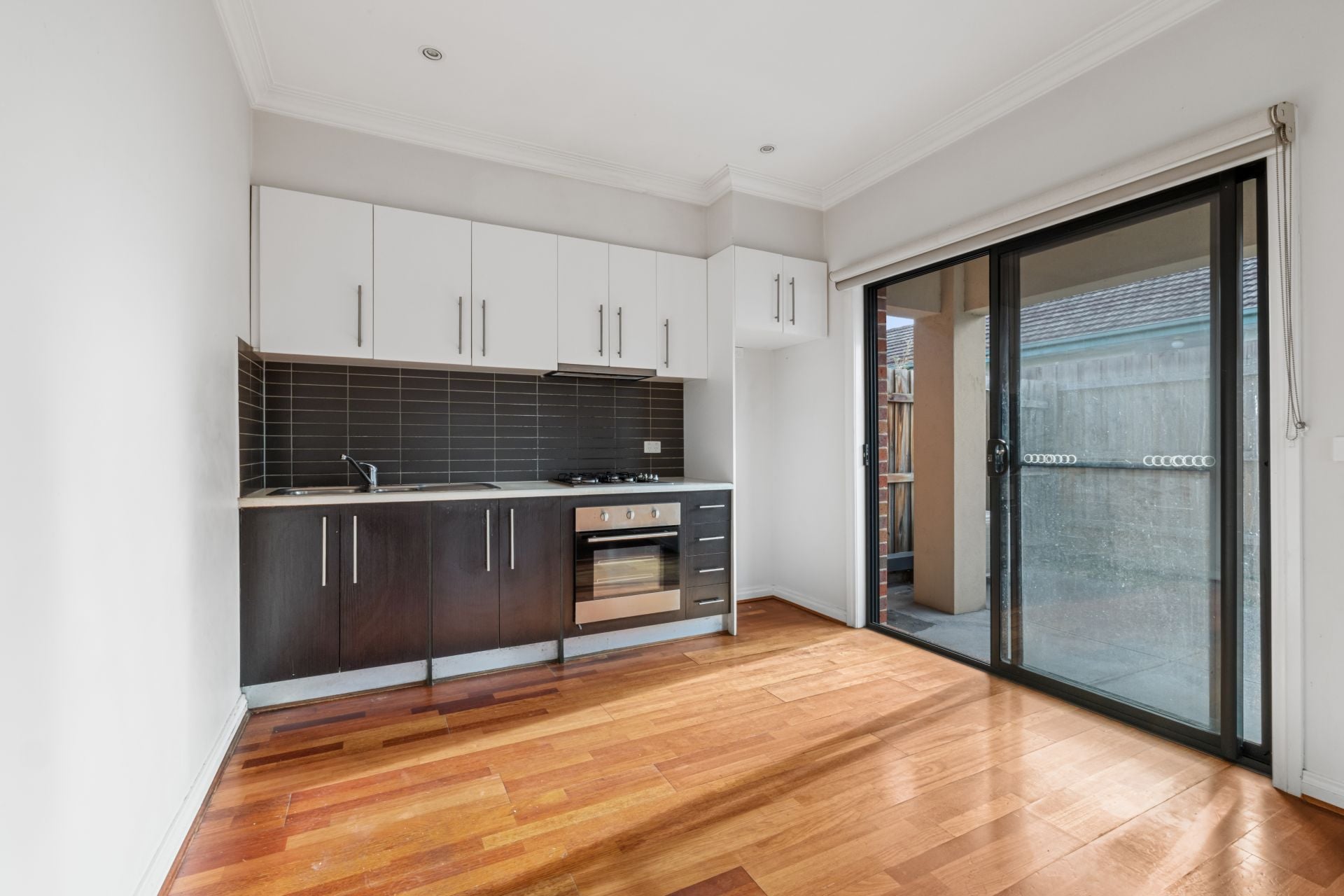 Stylish Townhouse Offering Convenience and Comfort