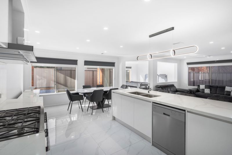 16 Cascade Crescent, Epping