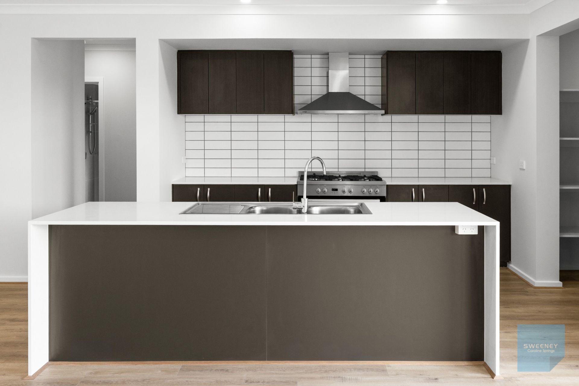 13 Shiraz Avenue, Fraser Rise - Thumbnail 4