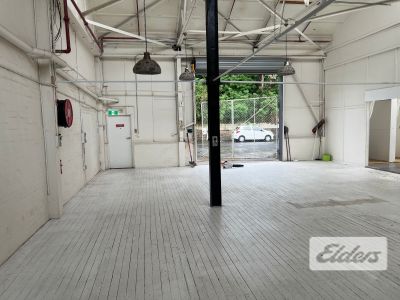 FUNCTIONAL OFFICE/WAREHOUSE/SHOWROOM IN SALISBURY!