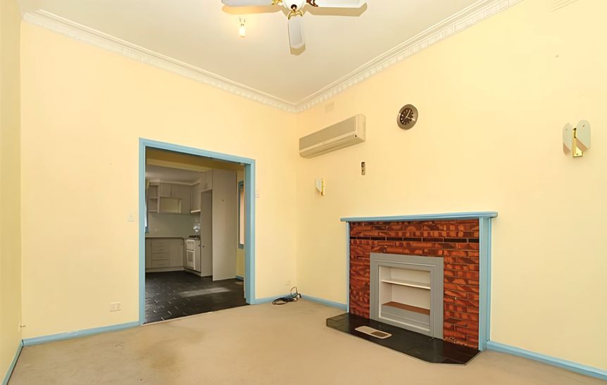 Cosy 3 Bedroom Home with Bungalow!