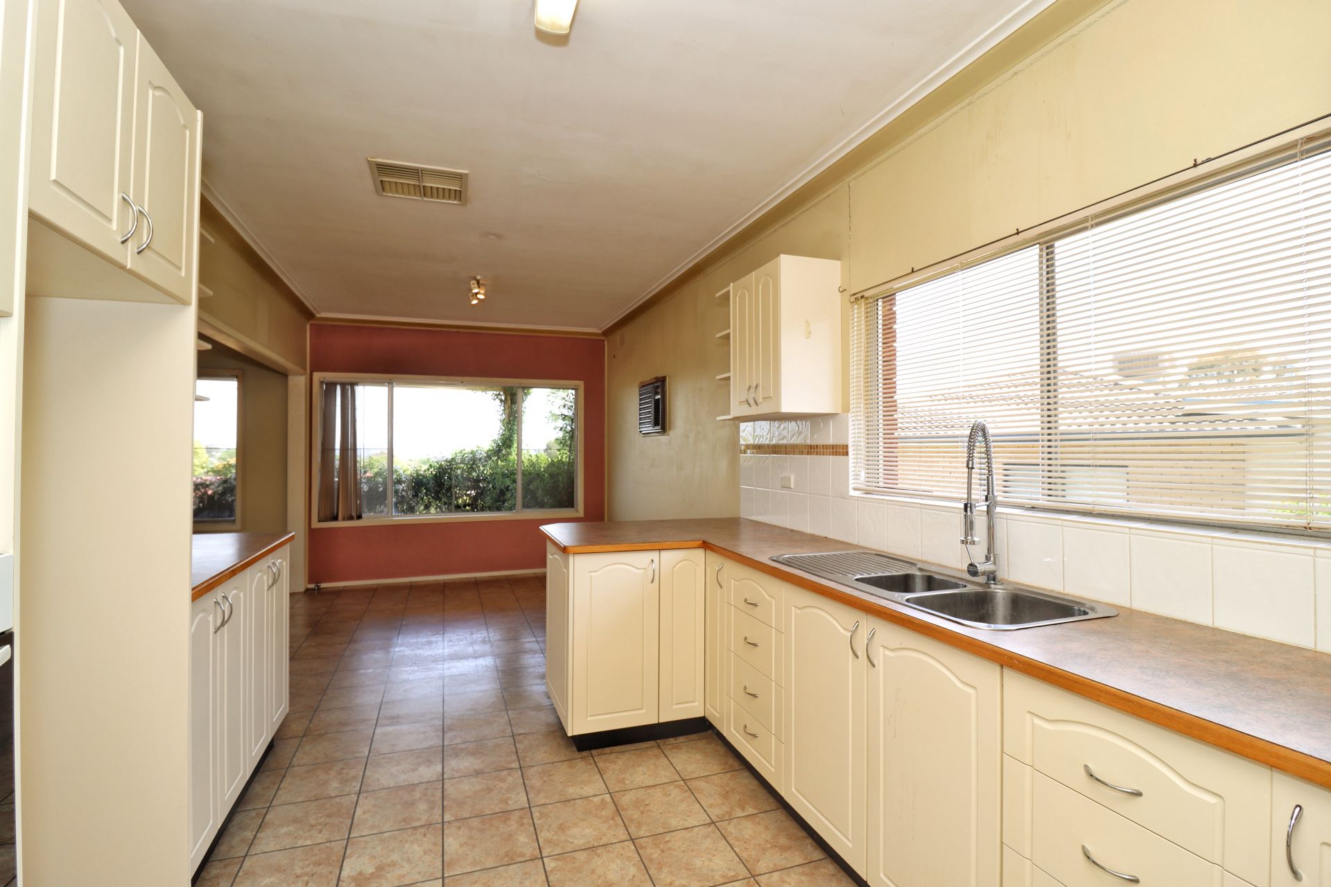 54 Dowell Street, COWRA, Cowra - Thumbnail 7