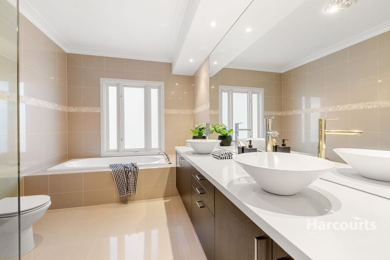 16 Lindley Avenue, Caroline Springs